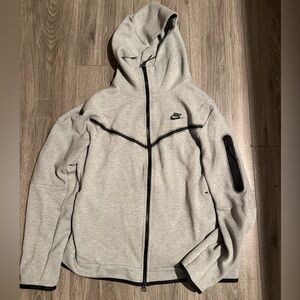 Nike Tech Fleece Full-Zip Hoodie Grey